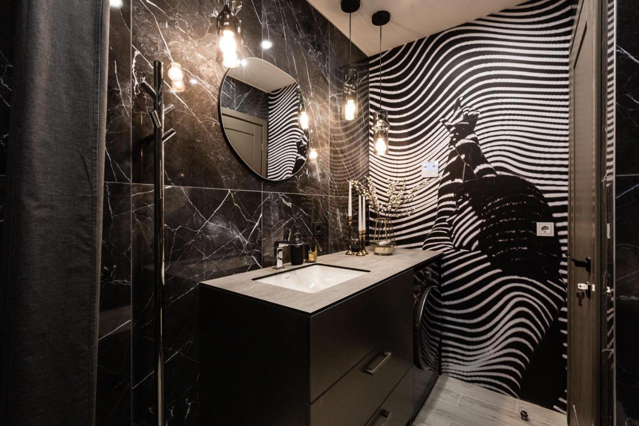 Brand New James Bond City Center VNO Buitenkant foto